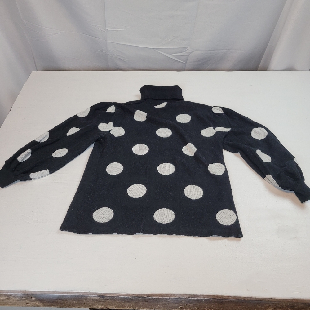 Black And White Turtleneck Sweater - Picture 4 of 7